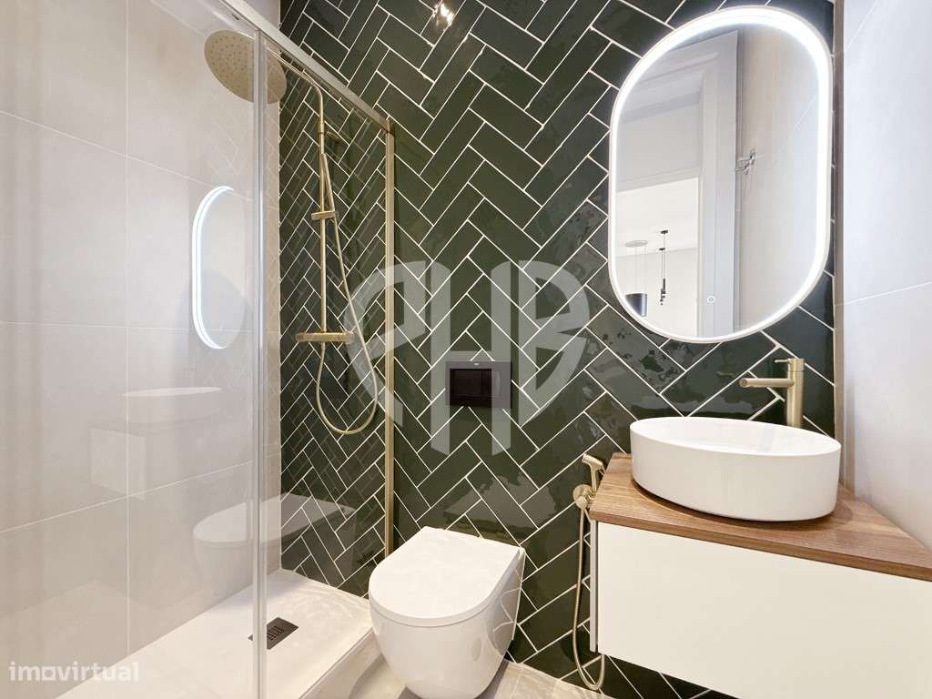 Apartamento T3 // Totalmente Renovado - Av. Almirante Reis-18