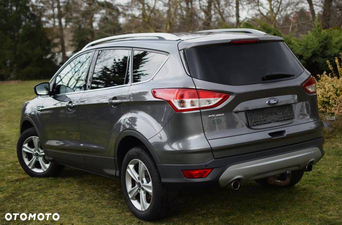 Ford Kuga 1.6 EcoBoost 2x4 Titanium - 3