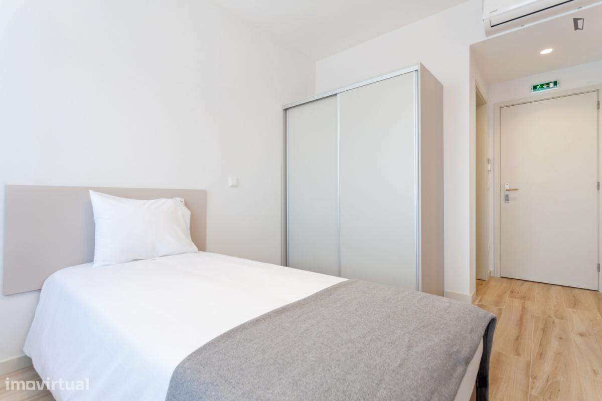 Quarto - localizado em Aldoar Porto - Grande imagem: 2/10