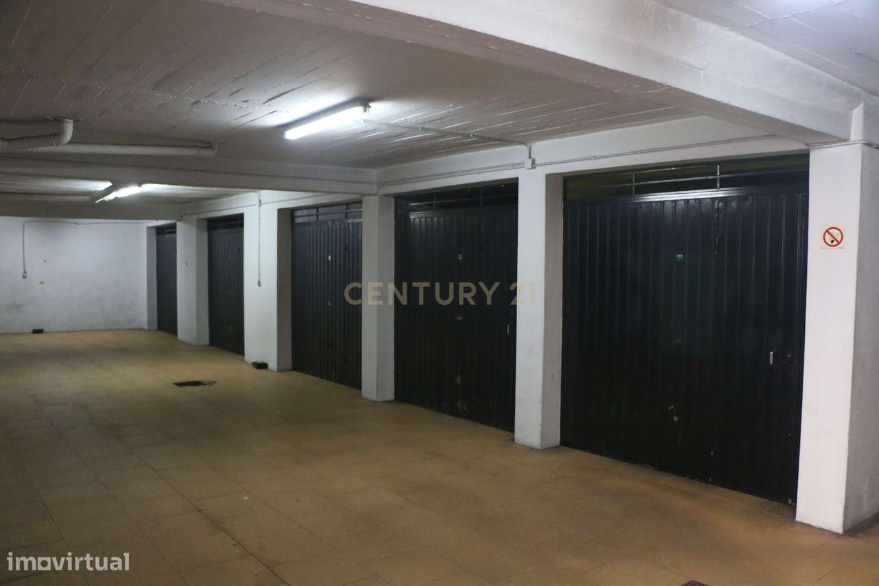 Garagem Box no centro de Mem Martins - Grande imagem: 4/7
