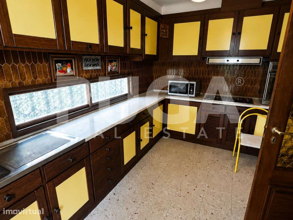 Moradia T5 em Miramar | Lote de 1.135 m² a escassos metros da Praia-14