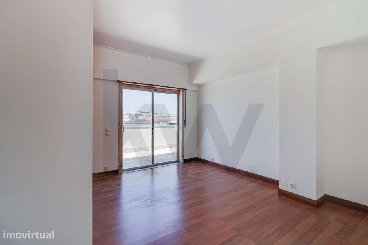 Penthouse T3 com Terraço de 165m2 , Vista Mar e Garagem-14