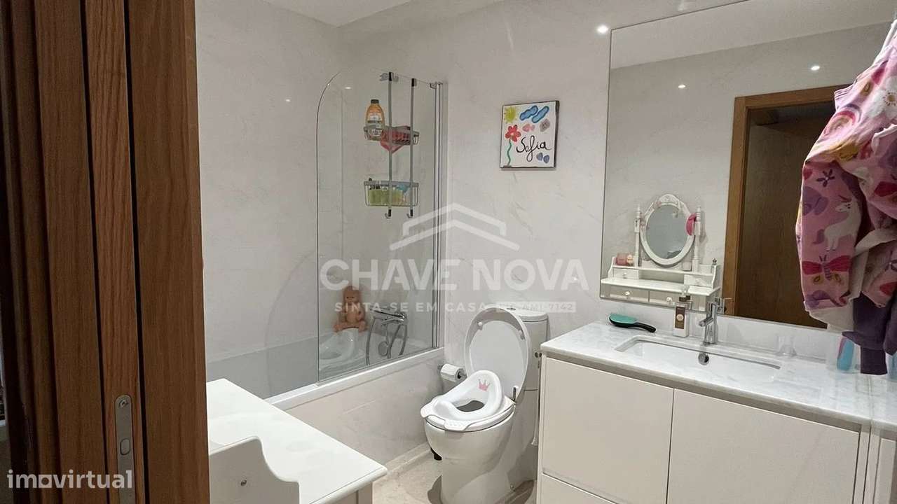 Apartamento T4 Duplex de Excelência – Paranhos-22
