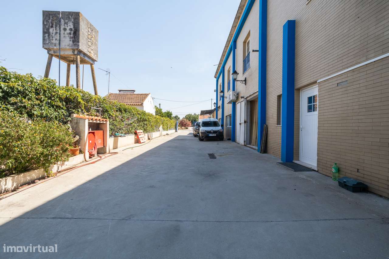 Espaço Comercial/Industrial com 715 m² no Biscainho, Santarém-42