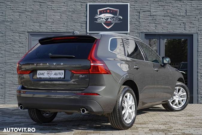 Volvo XC 60 B4 D AWD Geartronic Momentum Pro - 4