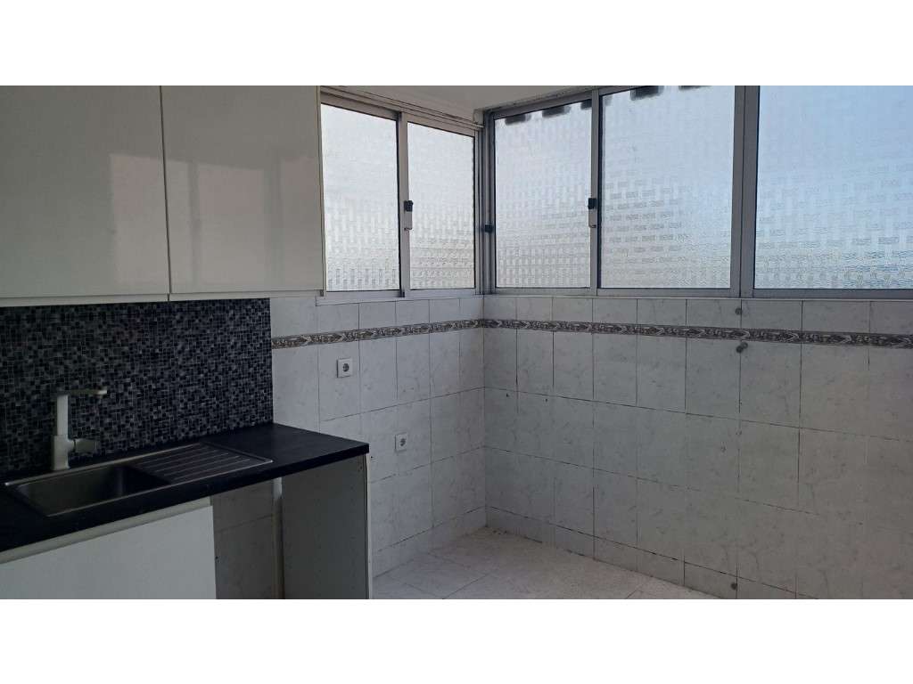 Apartamento T2 com Vista Rio em Santo António da Charneca - Excelen... - Grande imagem: 5/26