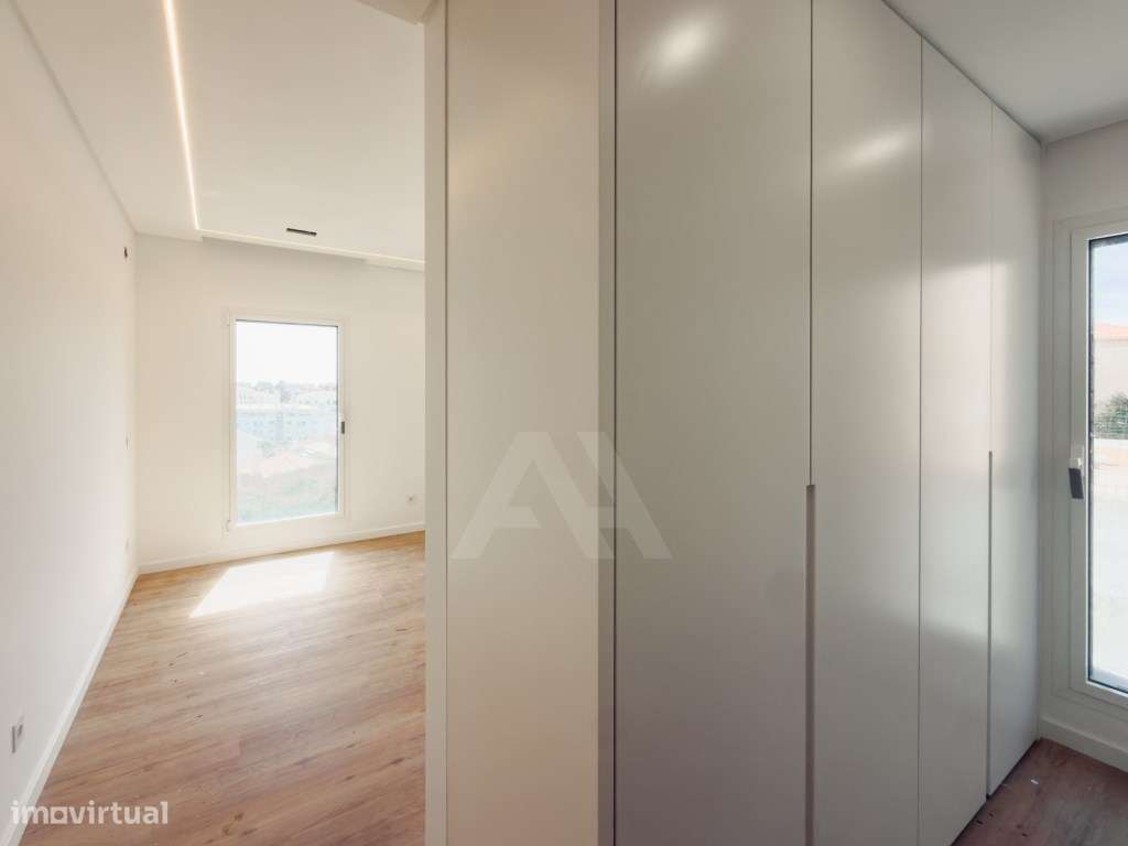 Moradia T5 na Amoreira com vista mar, piscina e jardim privativo-22