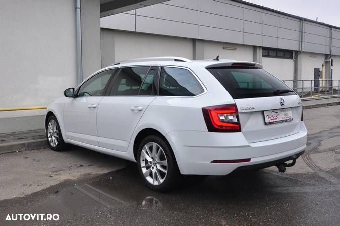 Skoda Octavia Combi Diesel 1.6 TDI DSG Ambition - 3