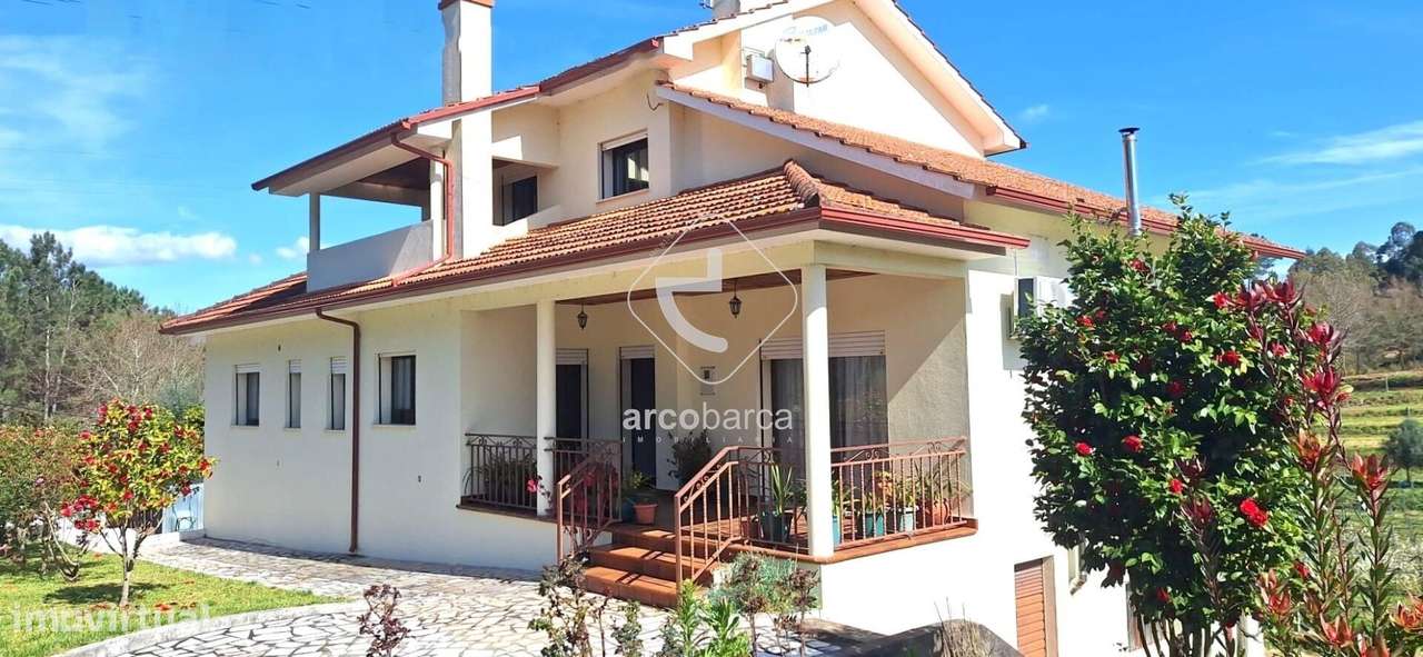 Moradia T4 com Jardim , horta e logradouro - Arca Ponte de Lima - Grande imagem: 3/41