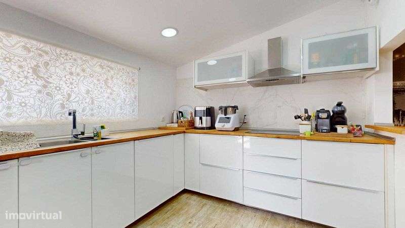 Moradia T2 Térrea com Jardim e Anexos em Charneca de Caparica, Almada - Grande imagem: 4/12