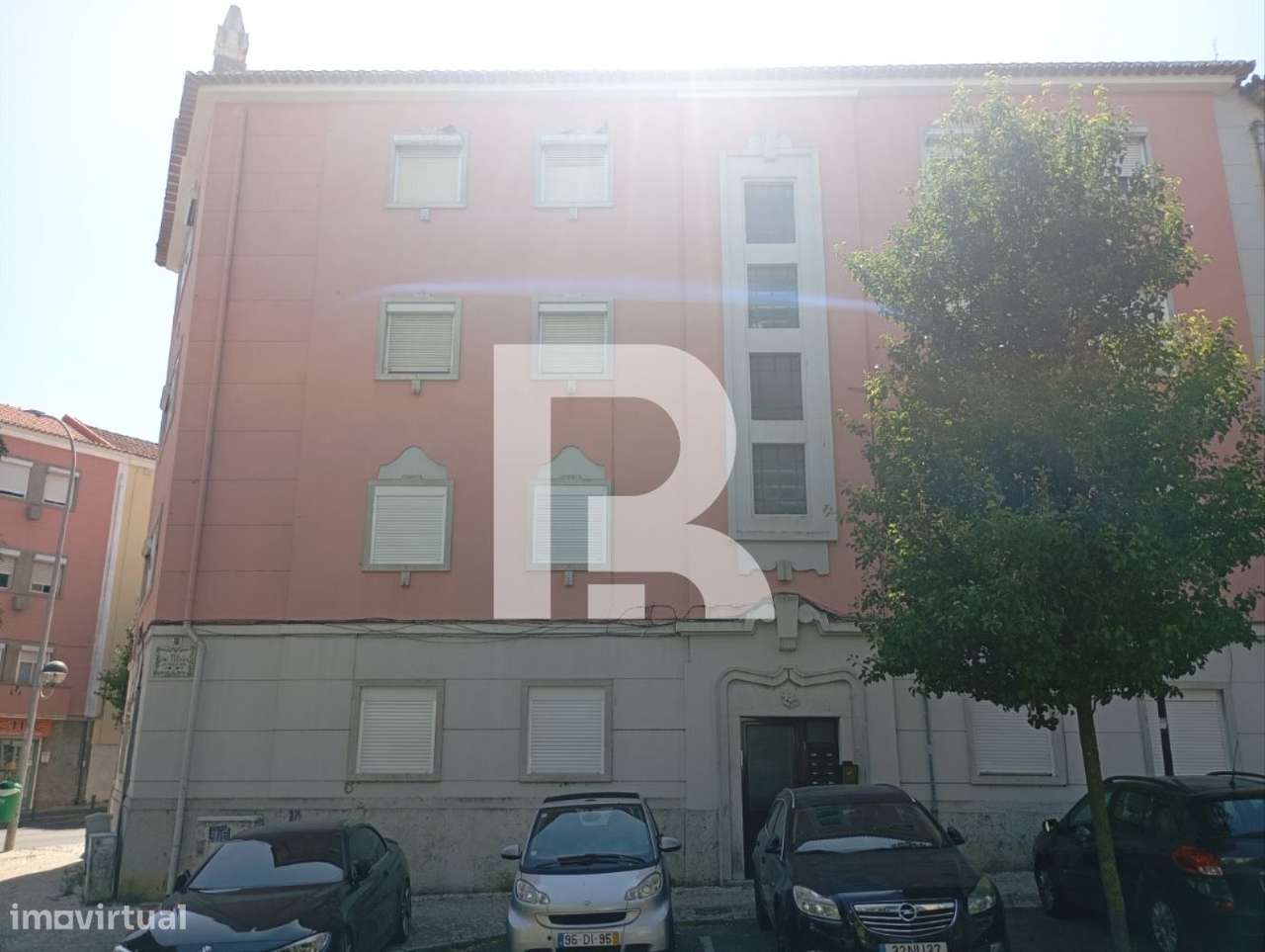 Apartamento T2 com alpendre, remodelado na Amadora - Grande imagem: 2/9