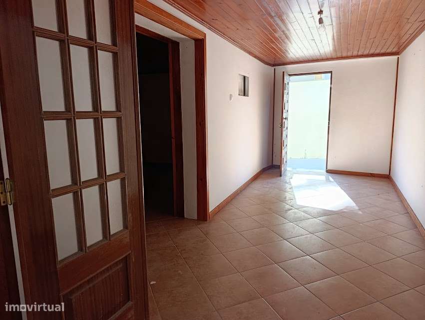 Moradia T4 p/remodelar, Póvoa, Figueira de Lorvão, a 20 km de Coimbra-9
