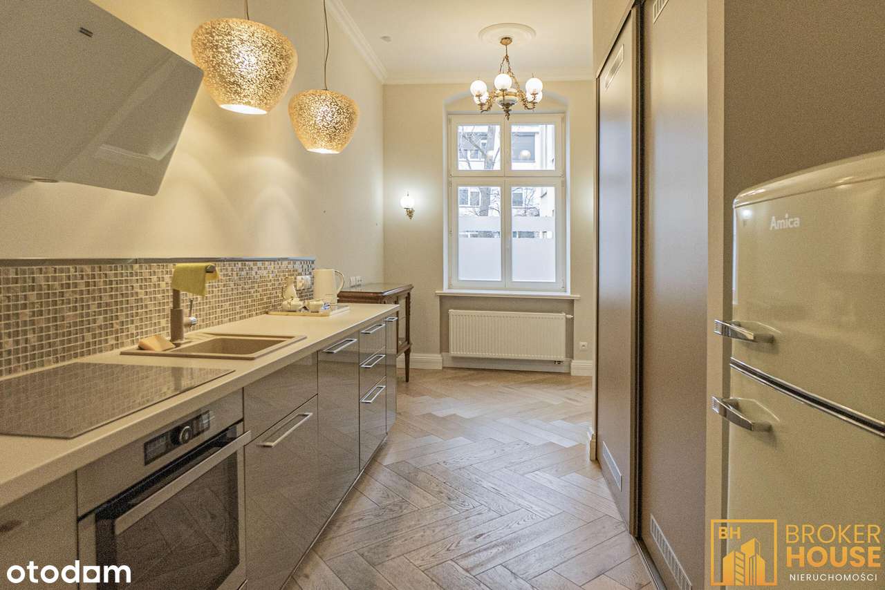 PIĘKNY LOKAL W PRESTIŻOWEJ KAMIENICY-9