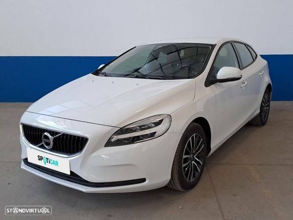 Volvo V40 2.0 D3 Momentum - 1