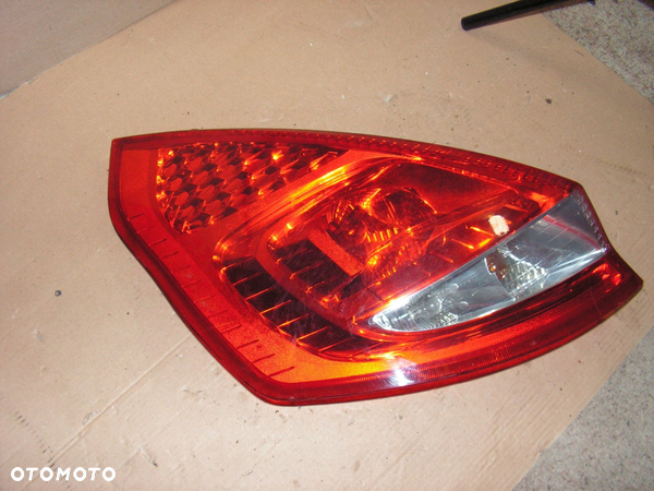 LAMPA TYŁ LEWA FORD FIESTA MK7 - 6