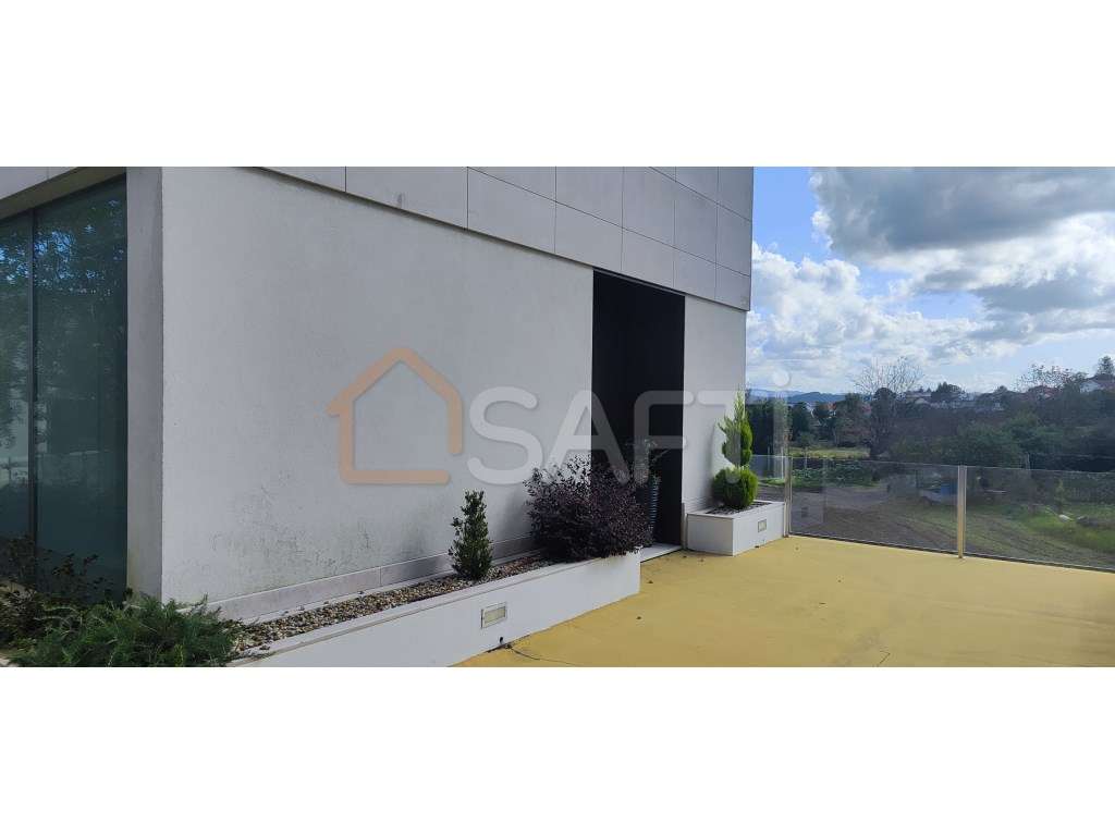 Moradia nova em condomínio fechado com piscina - Grande imagem: 4/29