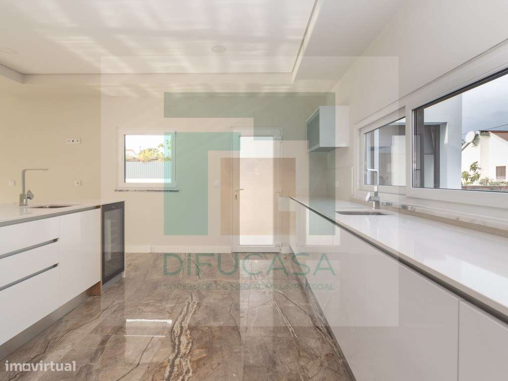 R128 Moradia T6 Azeitão-9