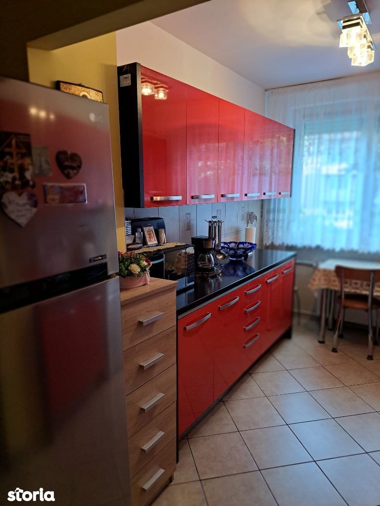 Apartament 2 cam F, et. 3 pe str. Transilvaniei - 72.000Euro