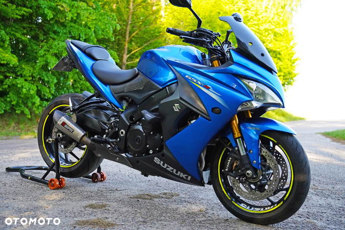 Suzuki GSX 1000 - 6