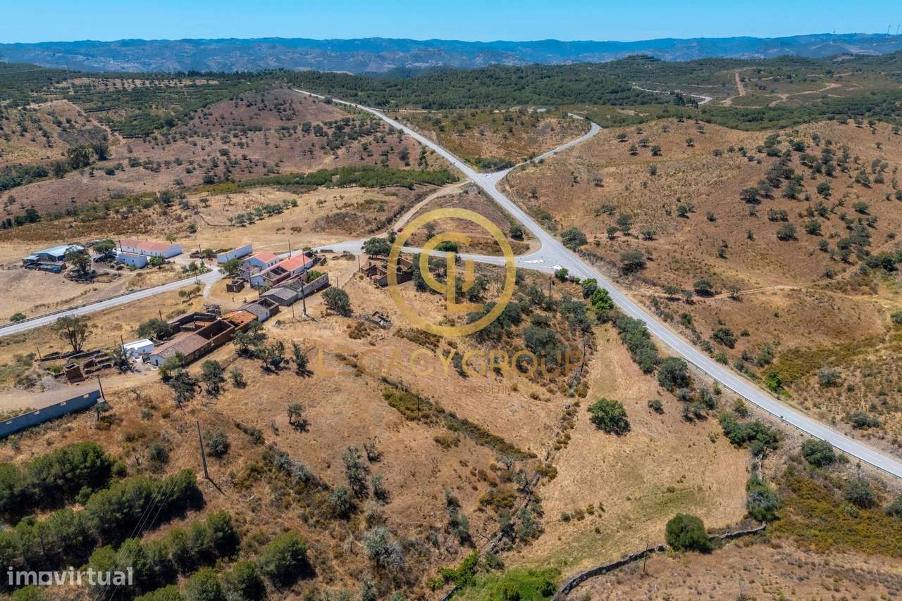Ruína de 312m2, em Terreno Urbano de 1283m2 - Vaqueiros, Alcoutim - Grande imagem: 5/60