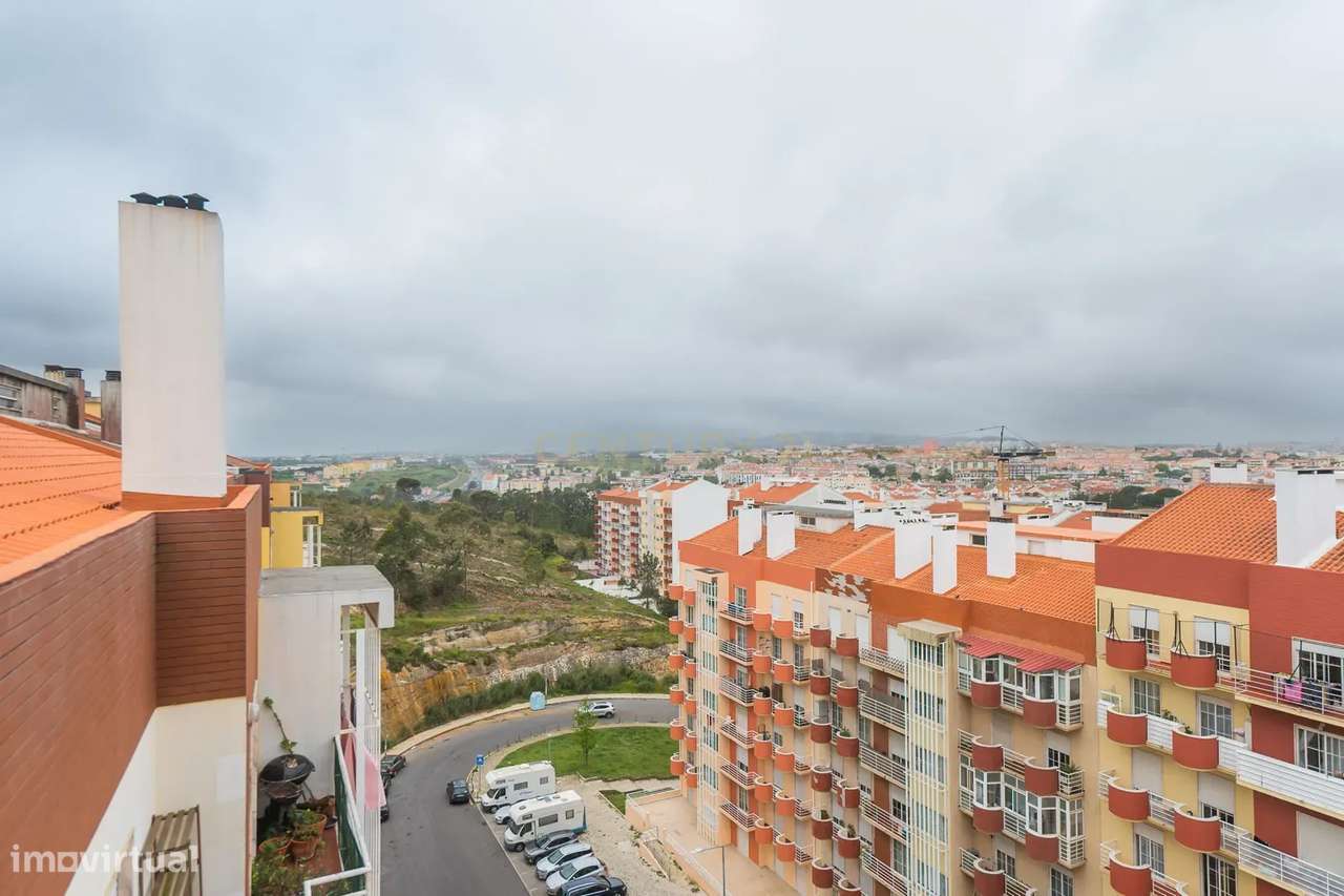 Excelente apartamento T2 com parqueamento em Rio de Mouro-36