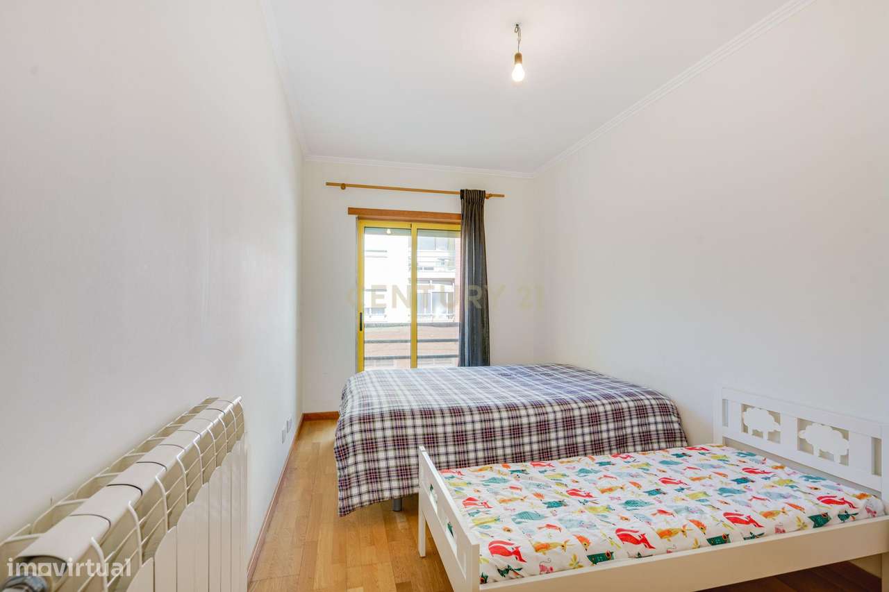 Apartamento T2 com Varanda em Loures - Oportunidade Única!-14