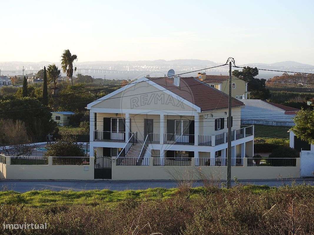 Moradia T5 para venda - Grande imagem: 2/23