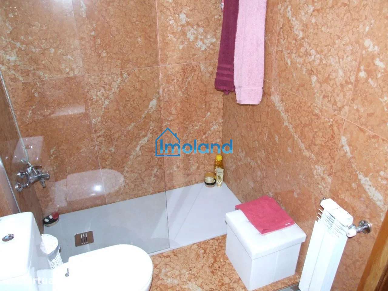 Apartamento T3 com Terraço e 3 Casas de Banho-20