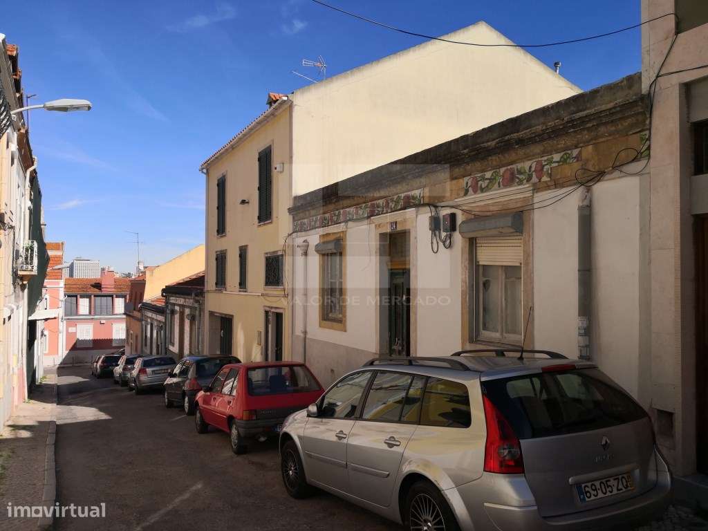 Prédio para construção em Campolide-8