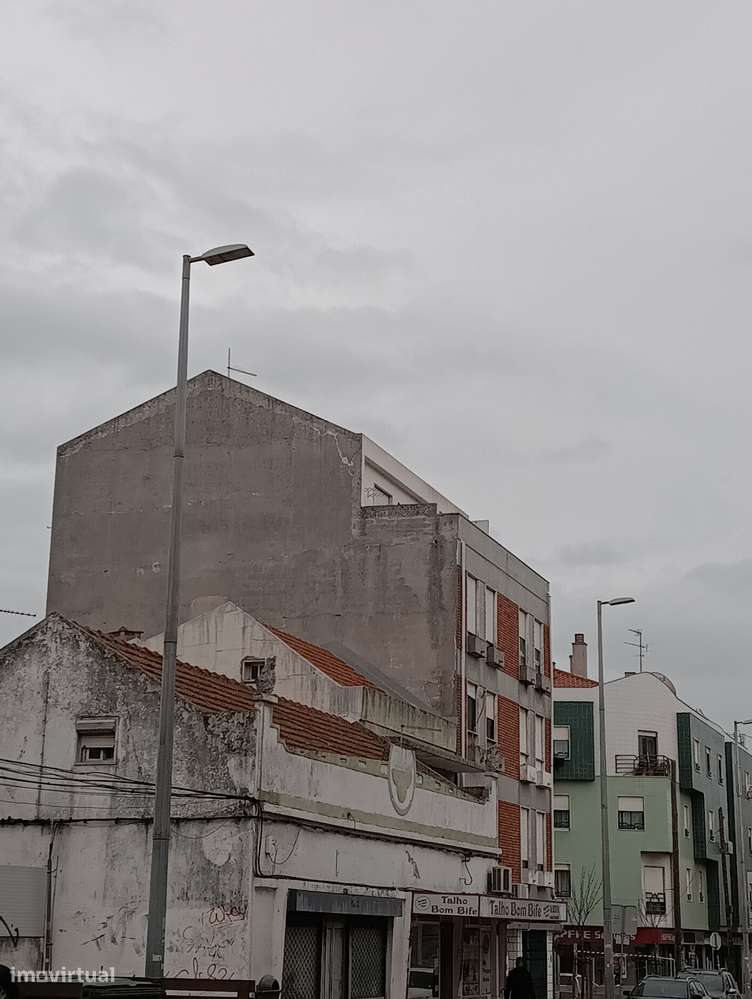 Prédios +Anexos Vende-se Baixa da Banheira ao Pé CGD - Grande imagem: 4/8