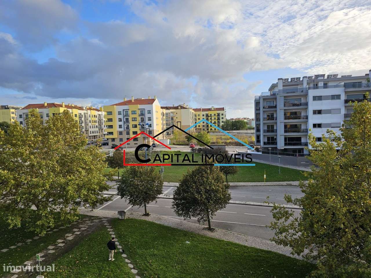 Apartamento T3 com suíte, varandas, garagem e arrecadação-11