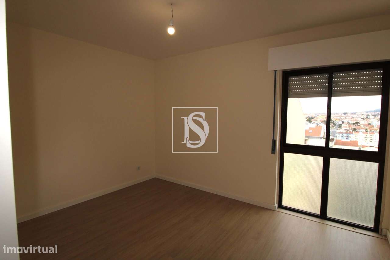 Apartamento T2 na Tapada das Mercês-7