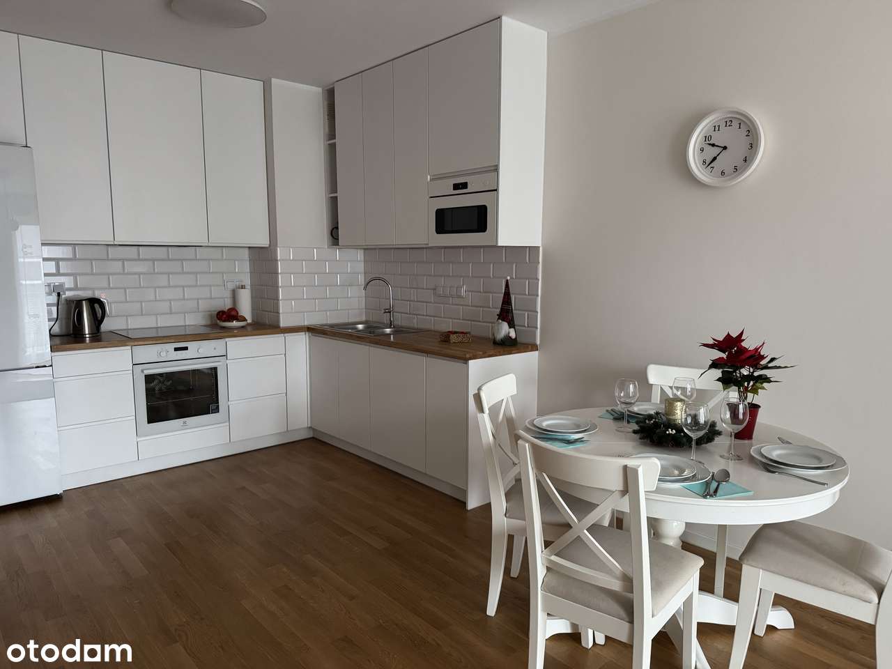 Urządzone z balkonem, kom. i garażem – wszystko, czego potrzebujesz!-3