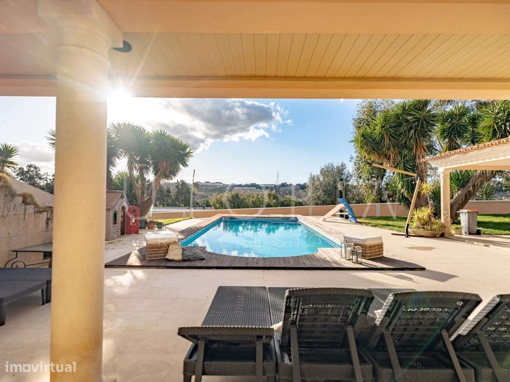 Moradia de Prestígio com Piscina, Campo de Ténis e Terreno Murado d...-46