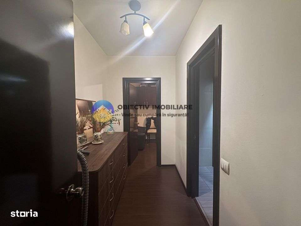 Casa cu posibilitate transformare in pensiune si teren de vanzare Piat-18