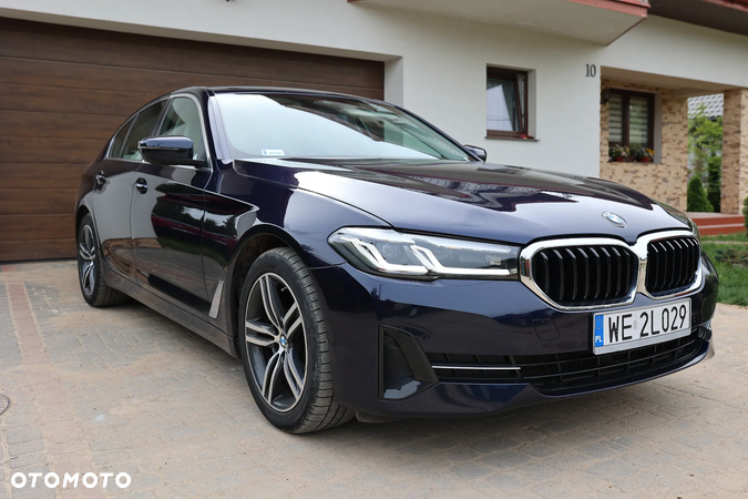 BMW Seria 5 520i GPF Luxury Line sport - 9