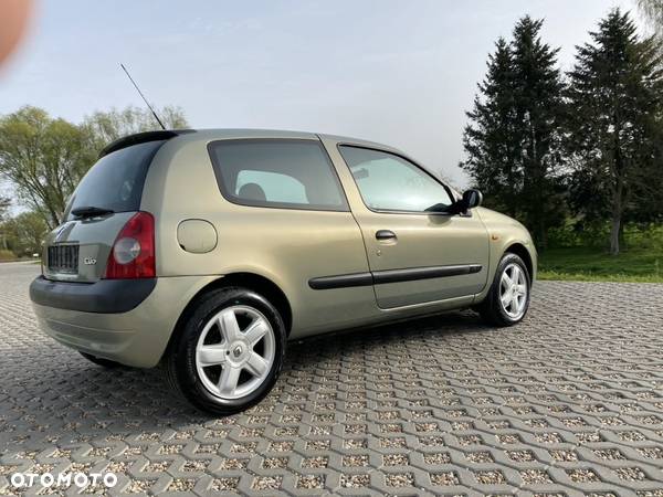 Renault Clio - 6