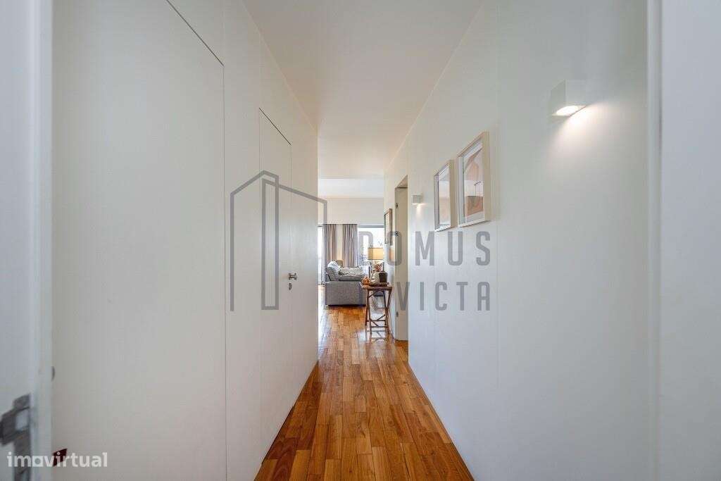 T2 remodelado com duas varandas e lugar de garagem | Zona da Boavista-15