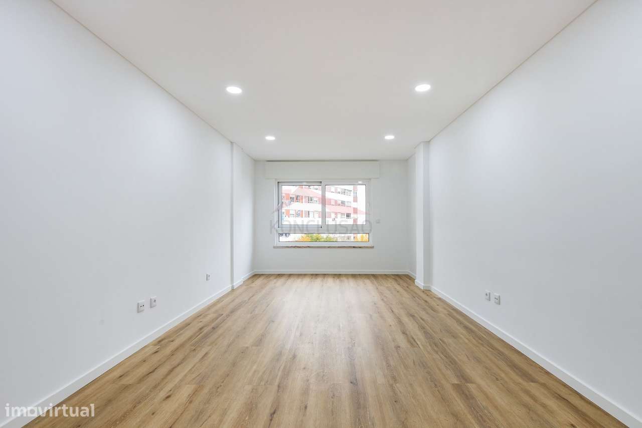 Póvoa de Santa Iria - T3 totalmente remodelado, estacionamento e vi... - Grande imagem: 5/25