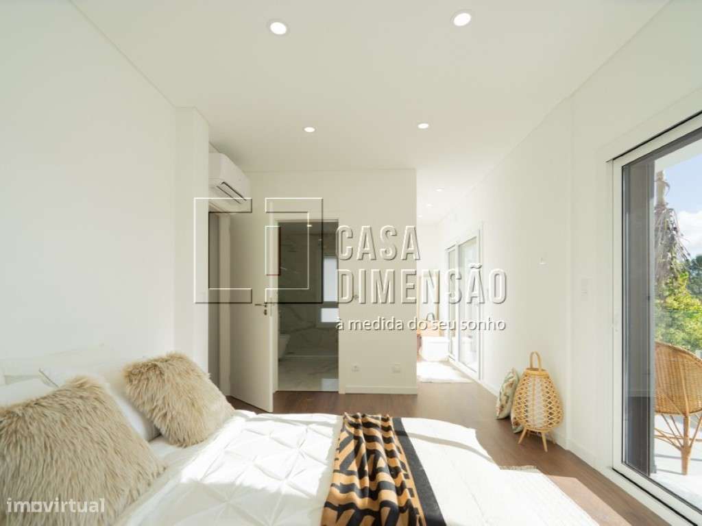 Moradia de tipologia T4+2 na melhor zona da Sobreda, com Piscina, G...-58