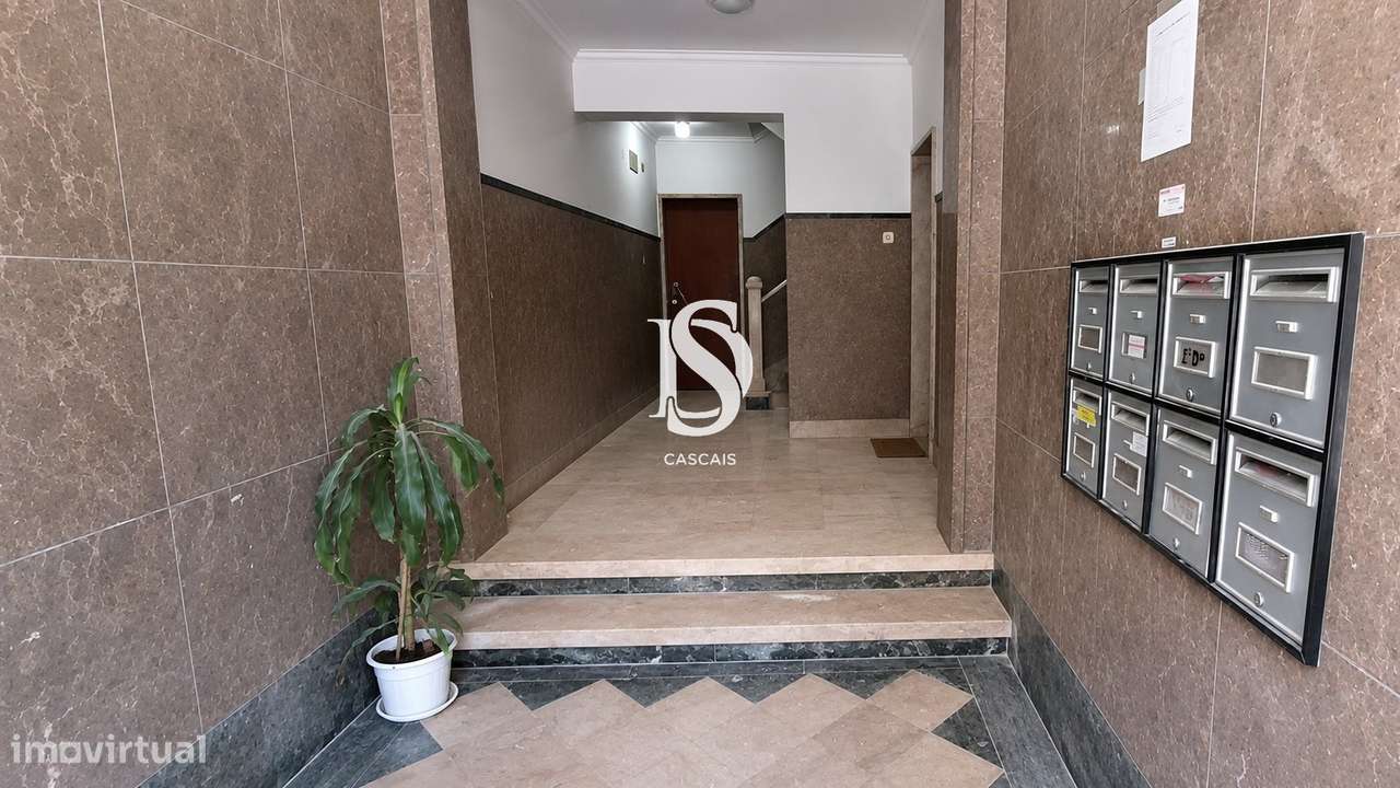 T3 Renovado no Cacém | Design Moderno e Localização Privilegiada-14
