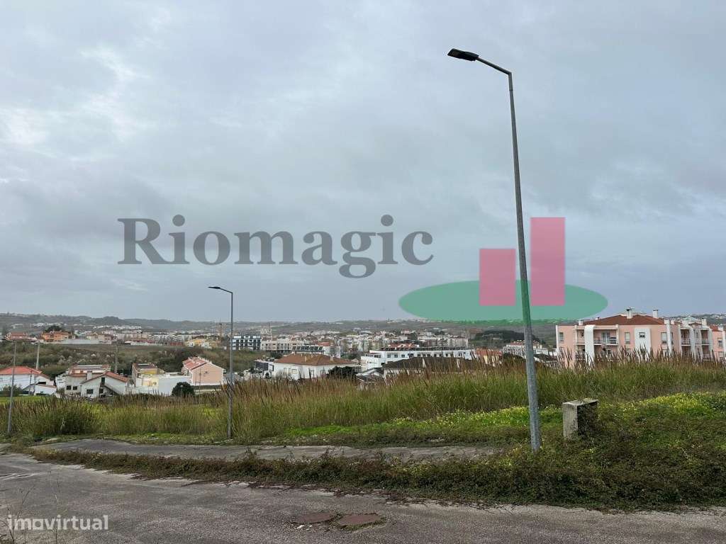 Lourinhã - Lote de Terreno para Construção Prédio de Habitação - Grande imagem: 2/6