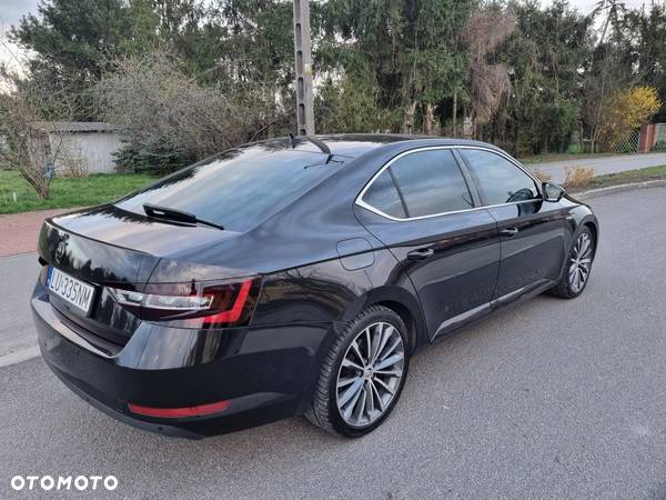 Skoda Superb 2.0 TDI 4x4 L&K DSG - 3