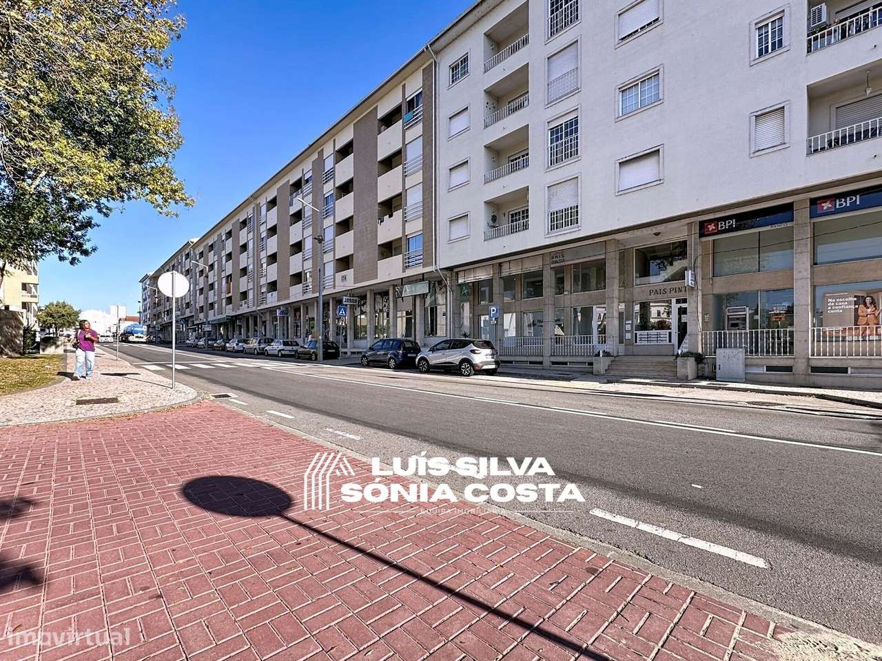 Apartamento T2 Remodelado c/ Varandas, Garagem & Elevador - Centro...-0