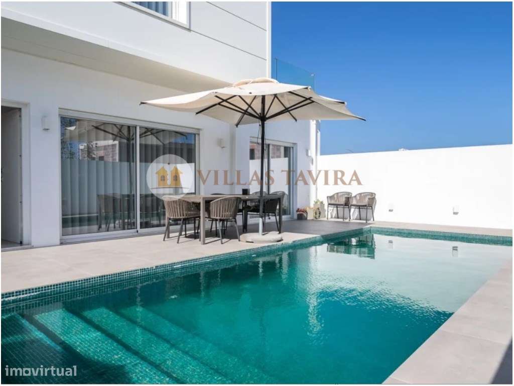 Moradia T3 de Luxo com Piscina, Vista Mar e Acabamentos Premium-24