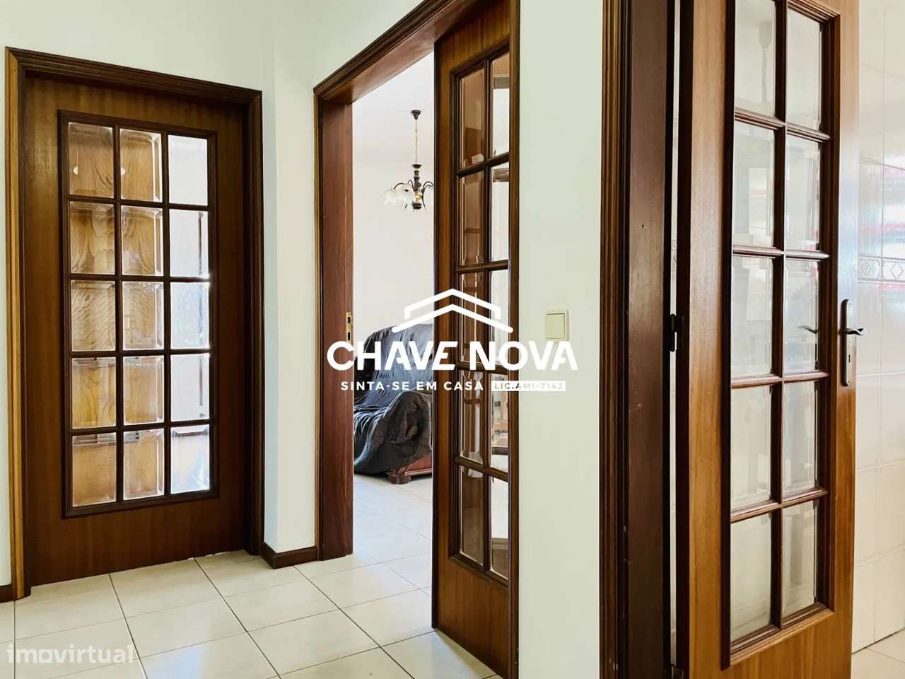 Apartamento T3 com terraço junto à EN1 em Santa Maria da Feira - Grande imagem: 5/17