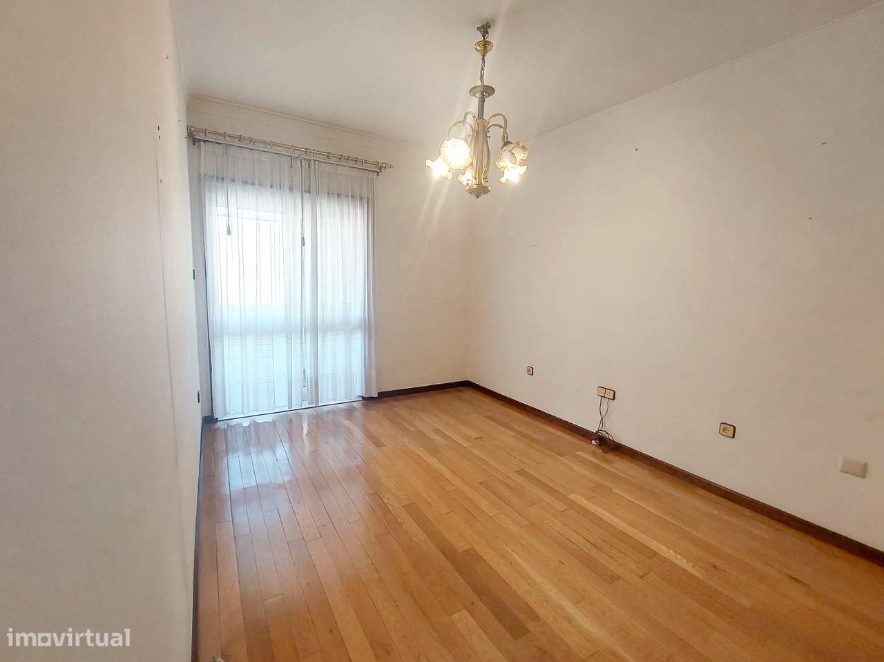 Apartamento T4 em Serpa Pinto-29