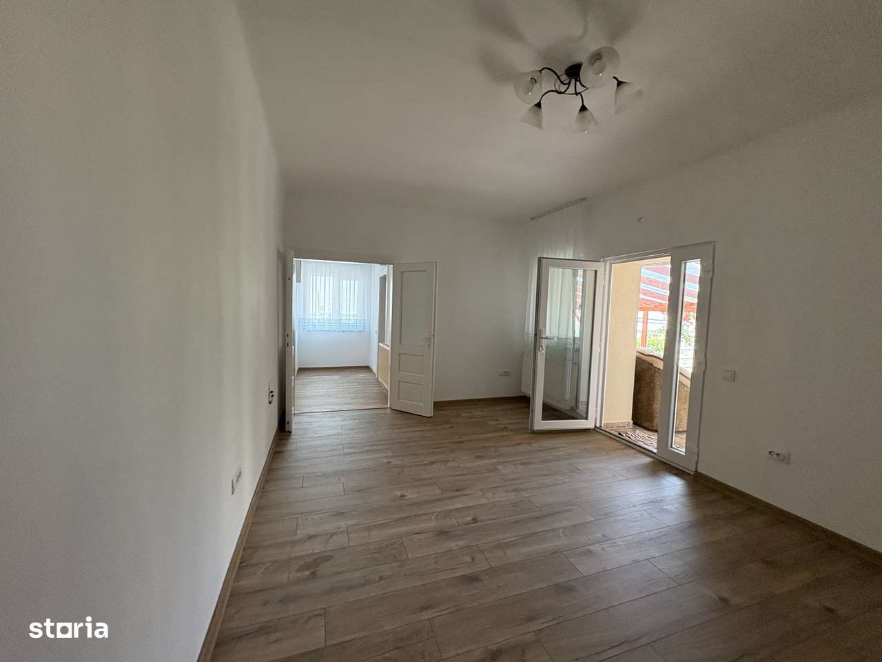 Casa 4 camere ,str Poienitei ,zona Decebal - Imagine principală: 2/13