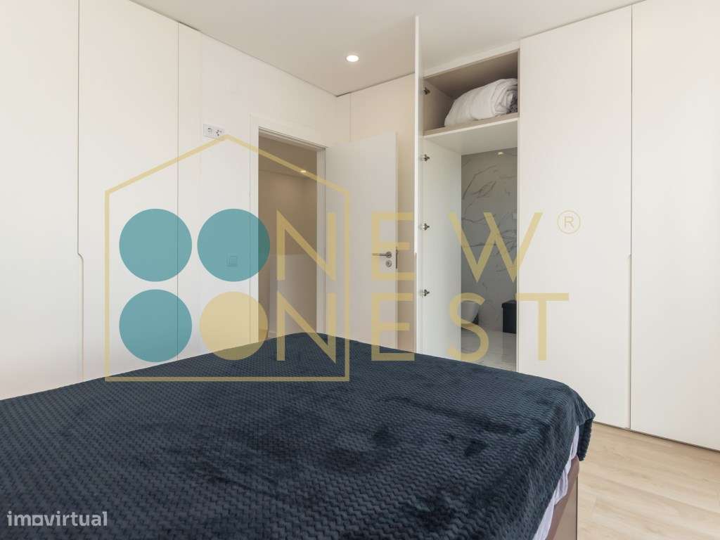 Moradia T3+1 em Banda como Nova com pátio e Vista Castelo de Palmel...-23