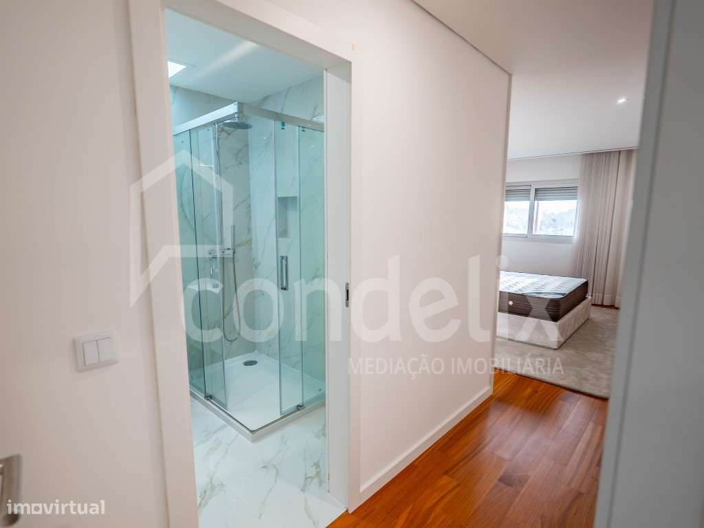 Moradia T3 com terraço, piscina e decoração de autor, Madalena-33